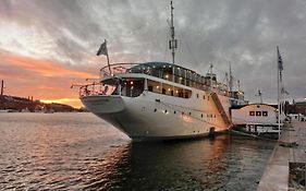 Maelardrottningen Yacht